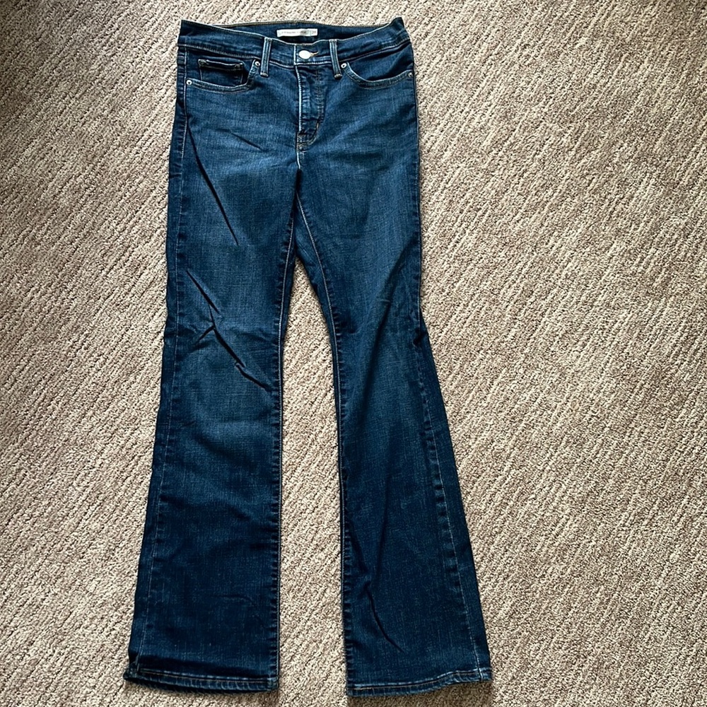 Levi’s 315 shaping bootcut jeans size 28